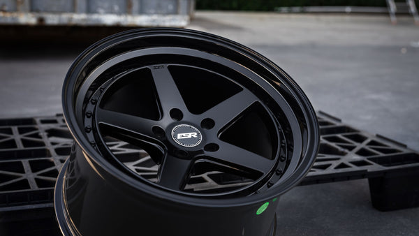 CS5 Gloss Black